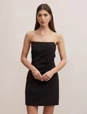 Chic A-Line Strapless Ruched Modern Black Mini Homecoming Dress