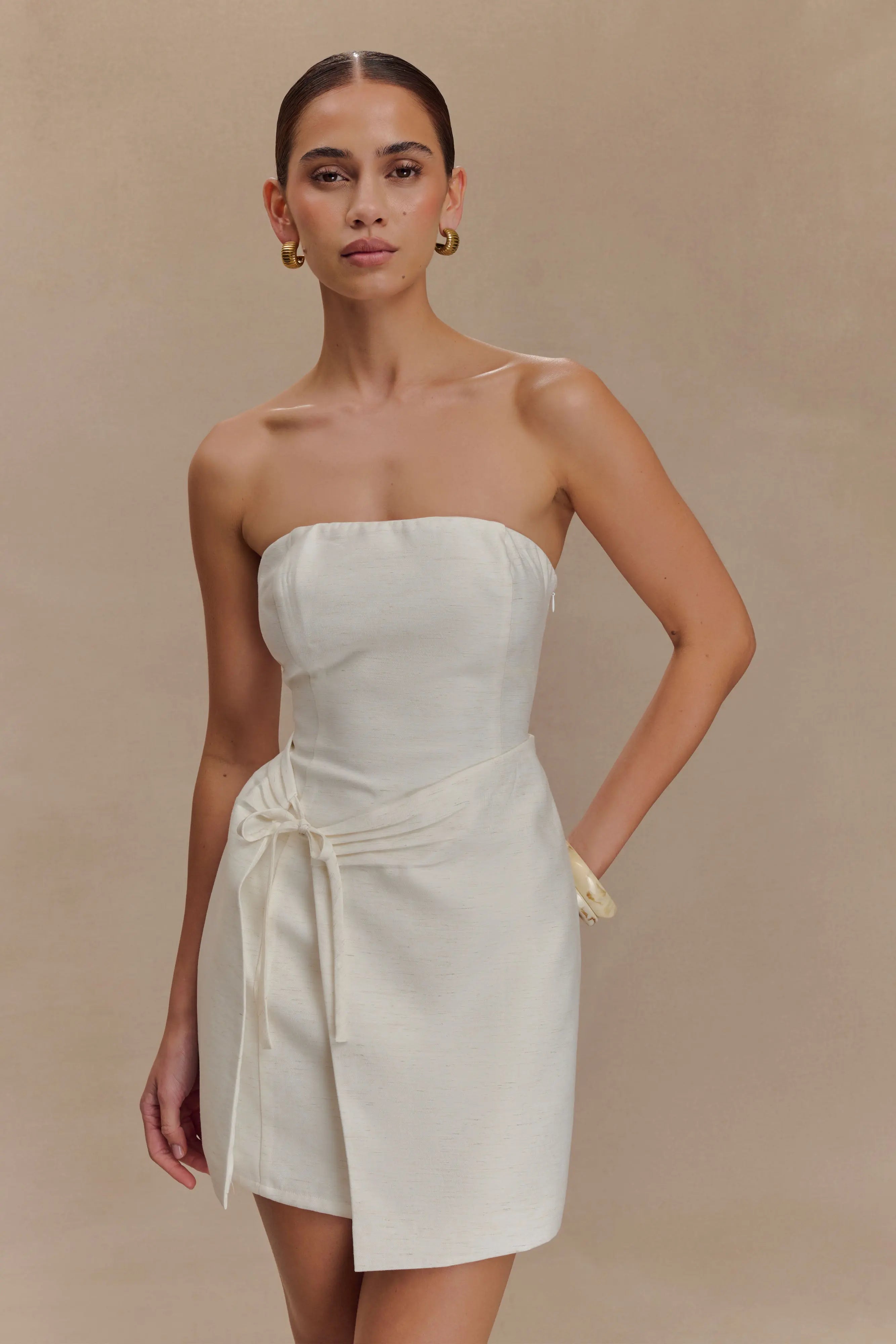 Chic A-Line Strapless Ruched Tie-Front Off-White Mini Homecoming Dress