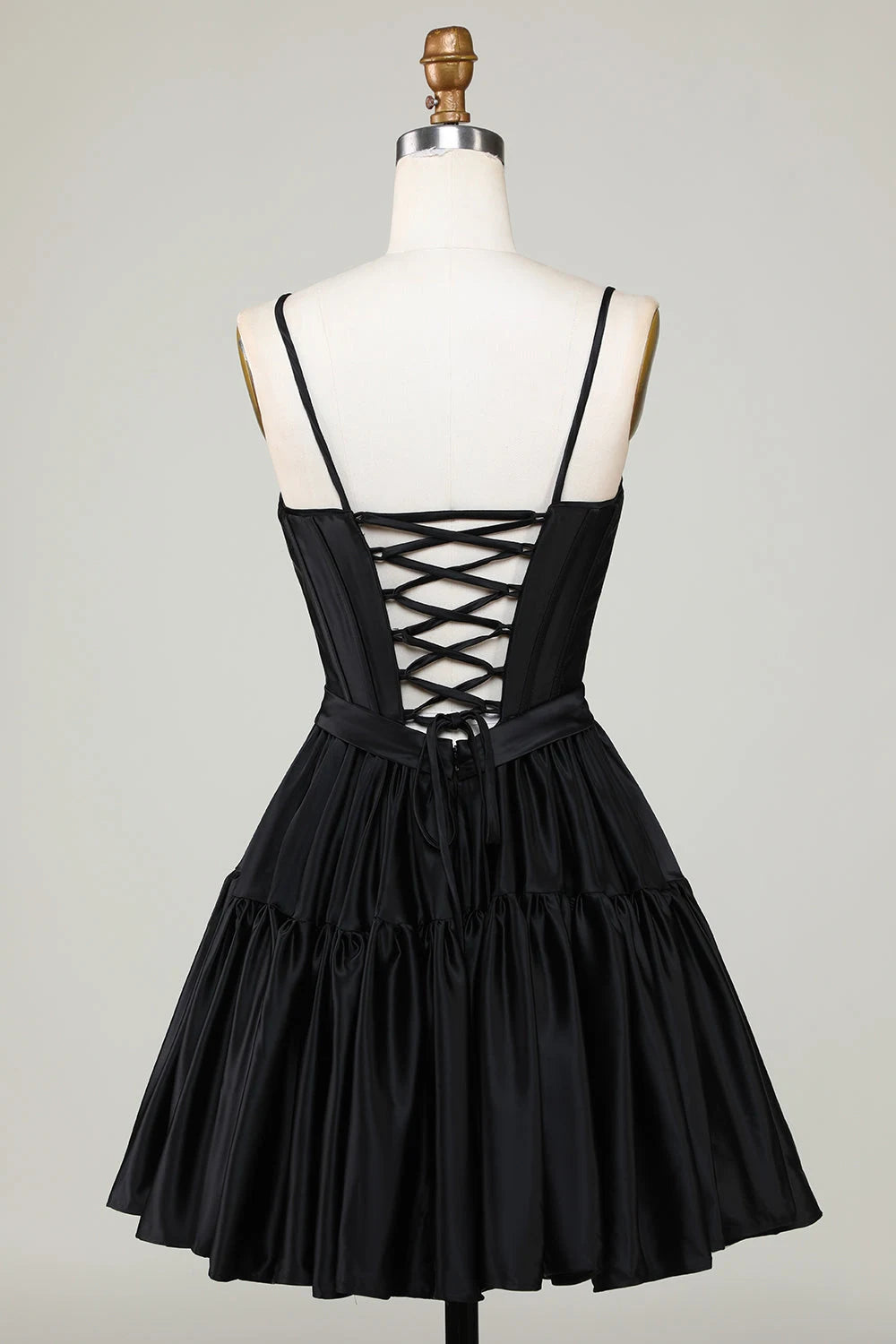 Chic A-Line Sweetheart Sleeveless Corset Tiered Black Mini Homecoming Dress