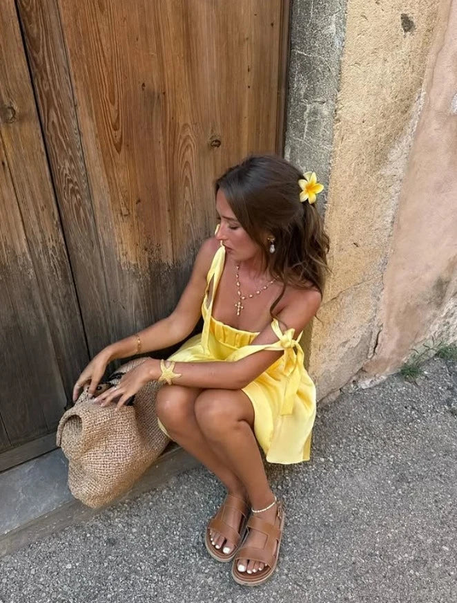 Chic A-Line Sweetheart Sleeveless Ruched Tie-Shoulder Yellow Mini Homecoming Dress
