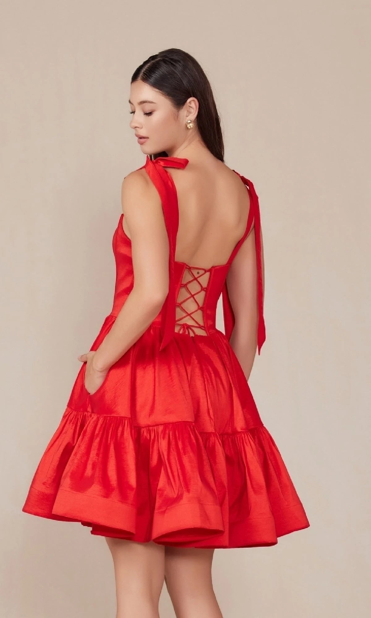 Chic A-Line Sweetheart Tie-Shoulder Tiered Red Short Homecoming Party Dress