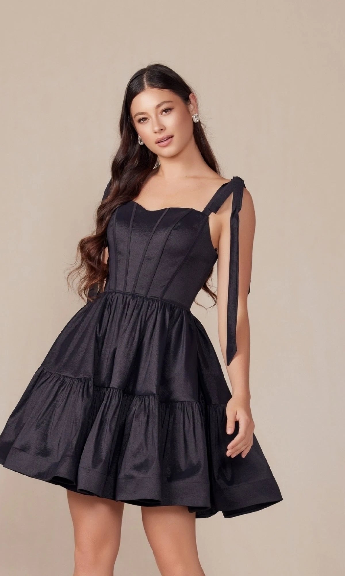 Chic A-Line Sweetheart Tie-Shoulder Tiered Red Short Homecoming Party Dress