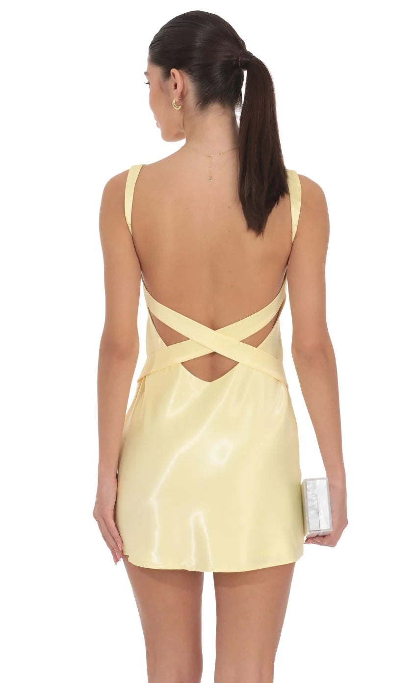 Chic A-Line V-Neck Sleeveless Backless Pale Yellow Mini Homecoming Dress