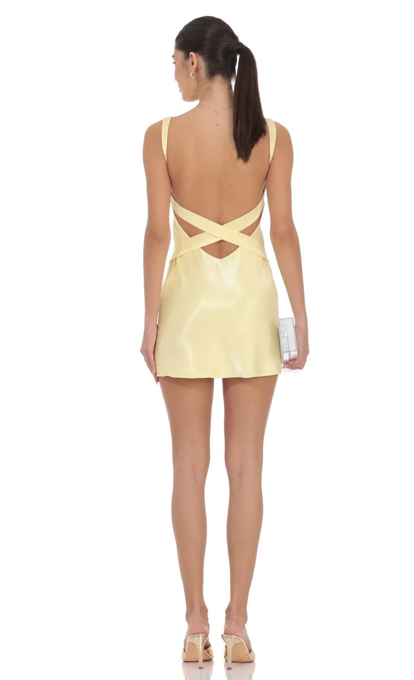 Chic A-Line V-Neck Sleeveless Backless Pale Yellow Mini Homecoming Dress