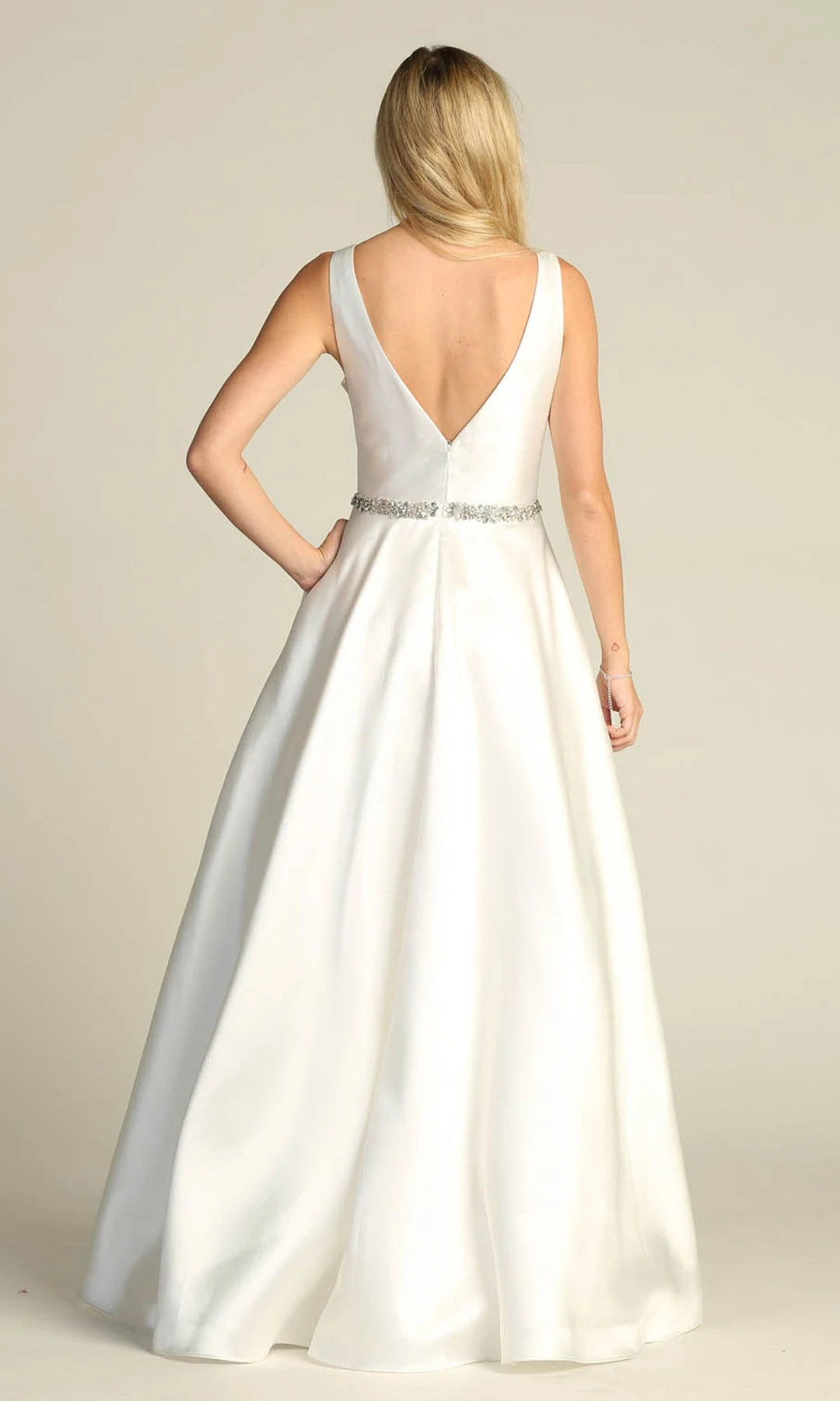 Chic A-Line V-Neck Sleeveless Beaded Backless White Maxi Prom Dresses Women