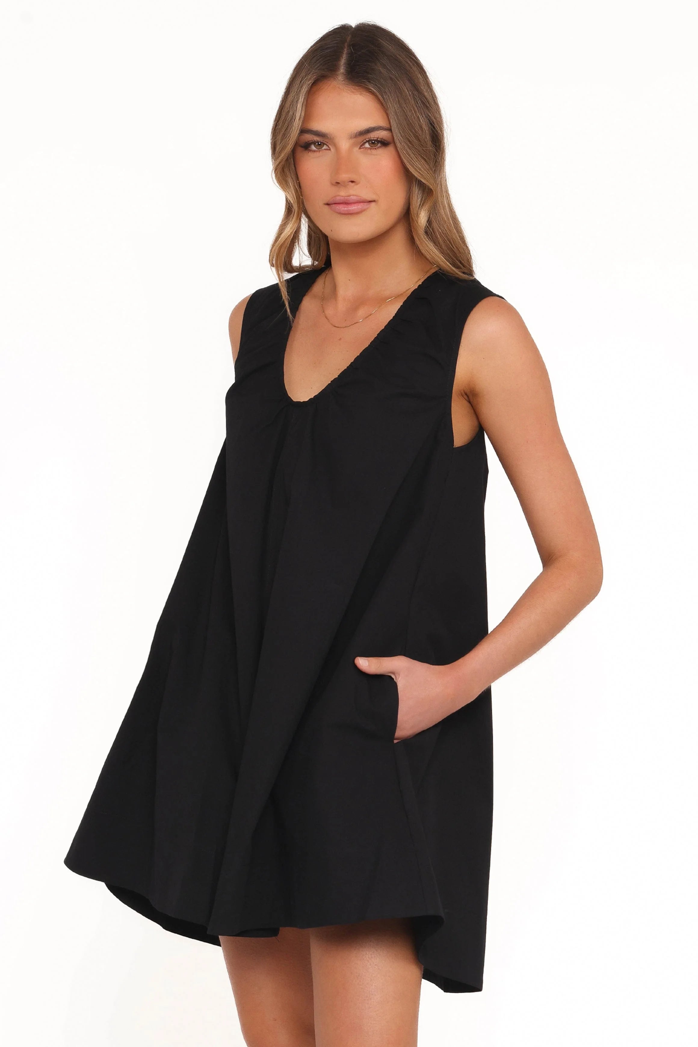 Chic A-Line V-Neck Sleeveless Flowy Black Mini Homecoming Dress For Women