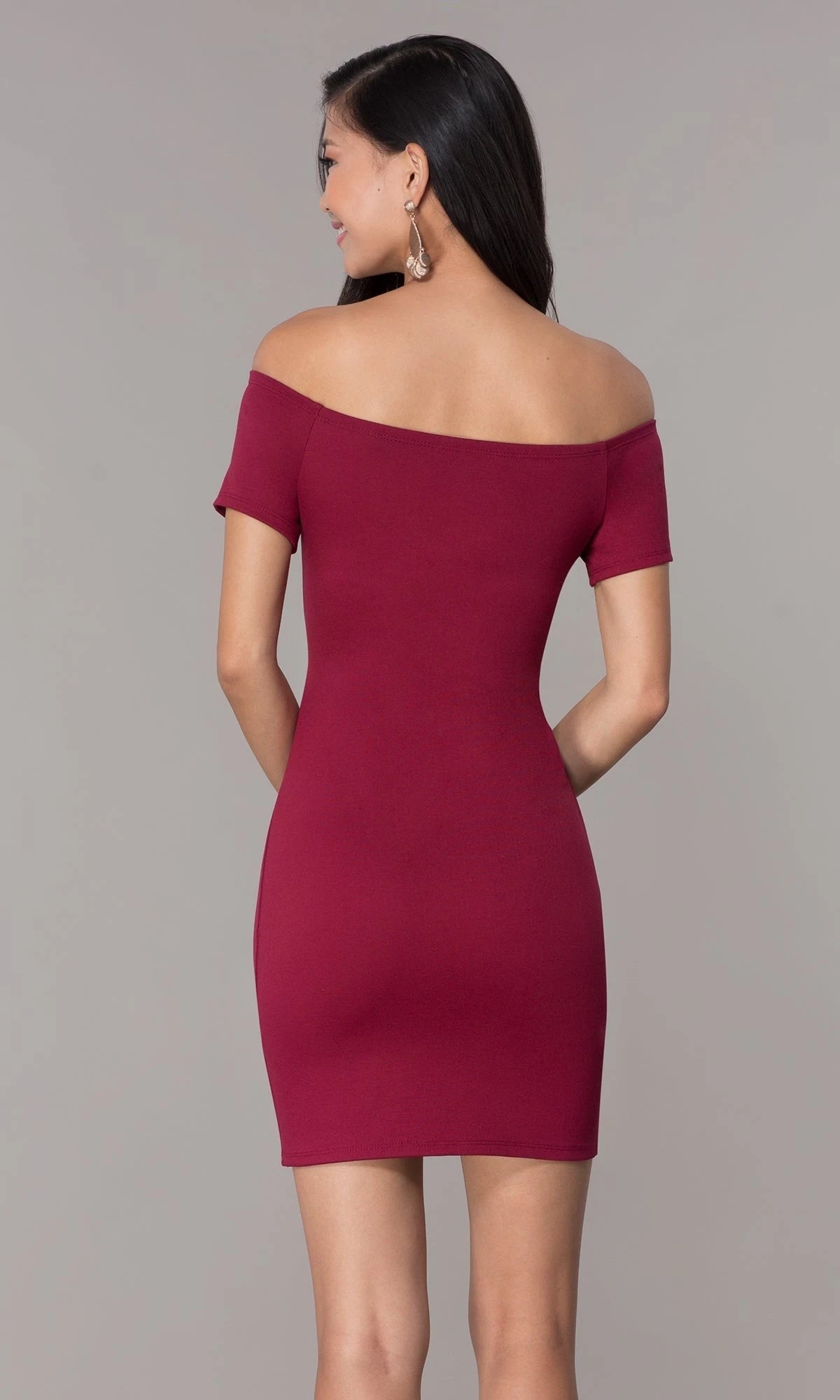Chic Bodycon Off-Shoulder Short Sleeve Cutout Burgundy Mini Homecoming Dress Women