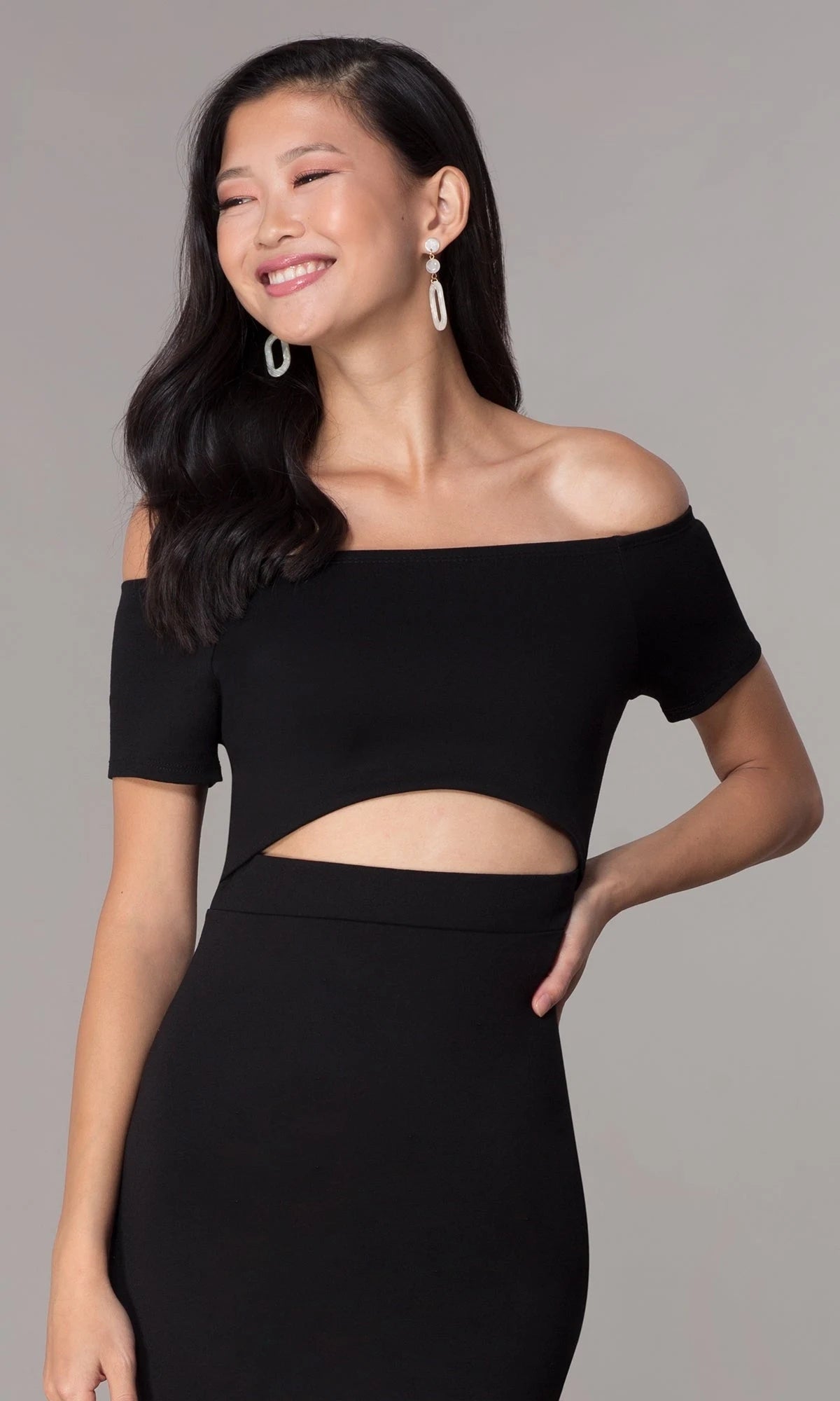 Chic Bodycon Off-Shoulder Short Sleeve Cutout Burgundy Mini Homecoming Dress Women