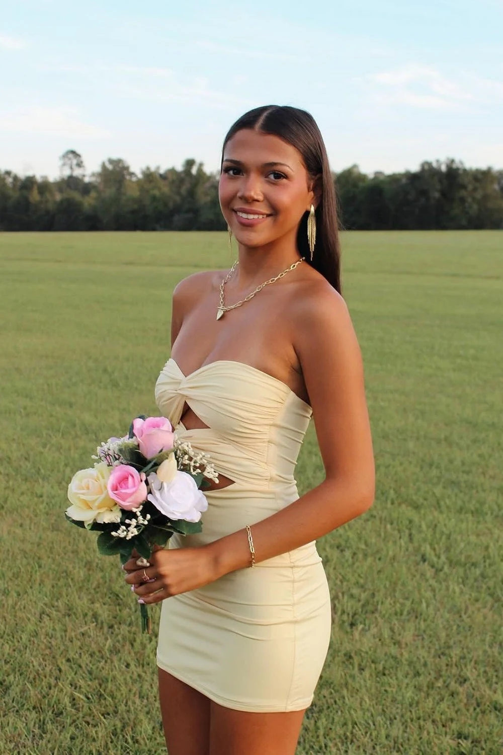 Chic Bodycon Strapless Sleeveless Twist Front Cutout Light Yellow Mini Homecoming Dress