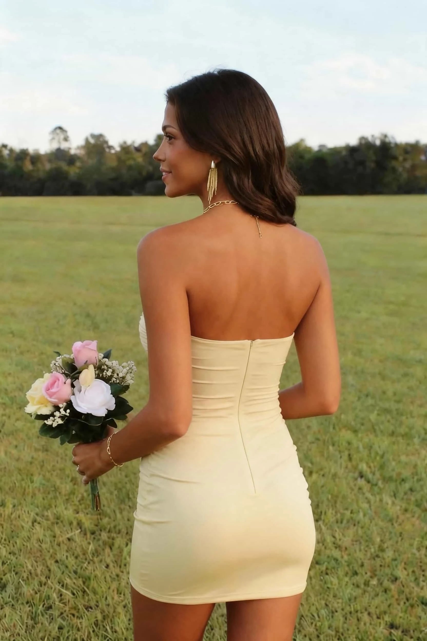 Chic Bodycon Strapless Sleeveless Twist Front Cutout Light Yellow Mini Homecoming Dress