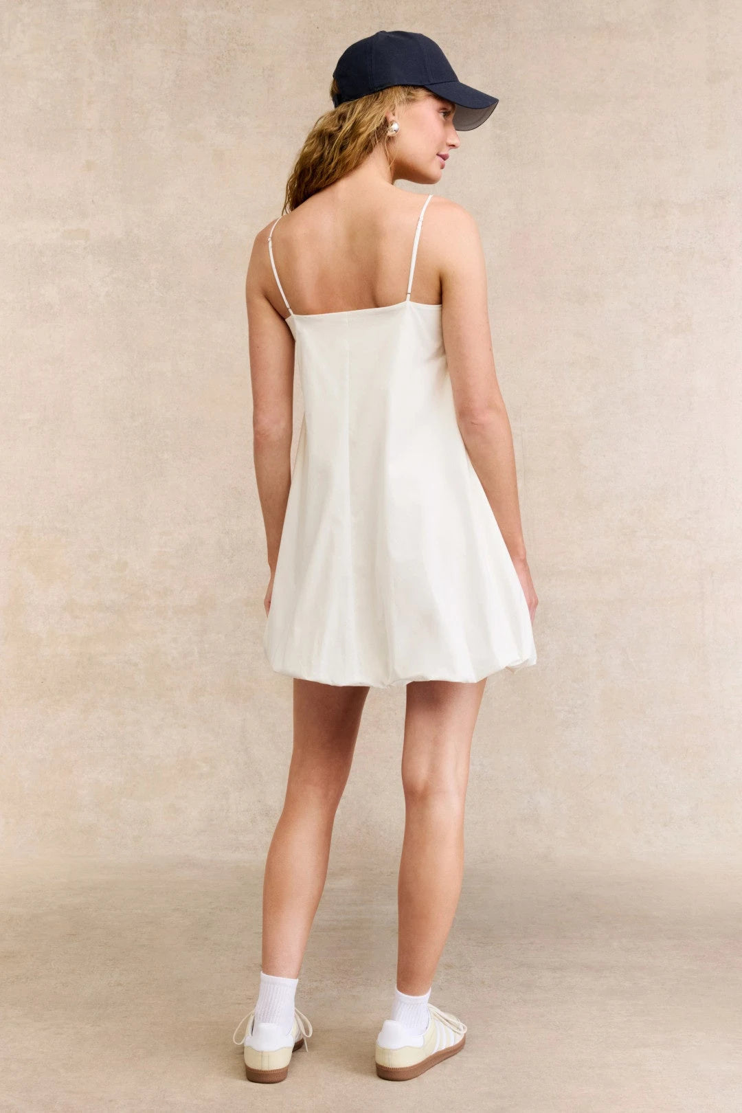 Chic Bubble Hem Scoop Neck Sleeveless Modern Cream White Mini Homecoming Dress Women
