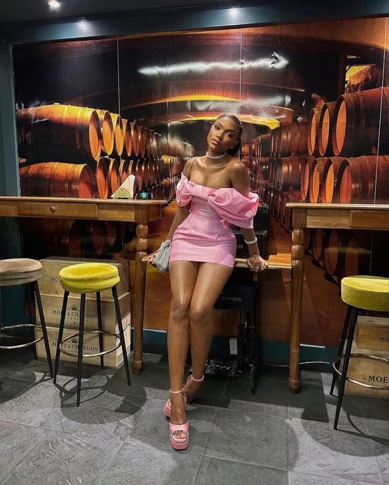 Chic Fitted Off-Shoulder Puffy Sleeves Bow Detail Pink Mini Homecoming Dress