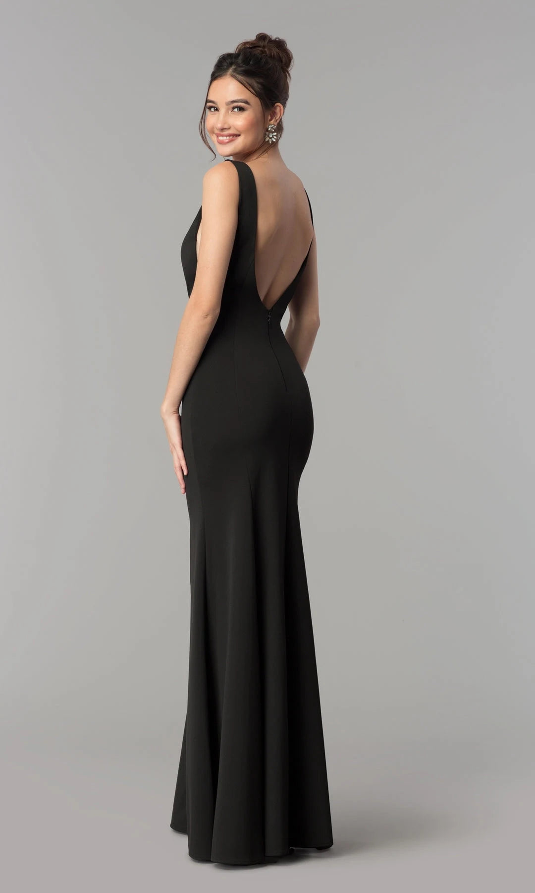 Chic Fitted Scoop Sleeveless Backless Slit Black Long Prom Dresses Gown