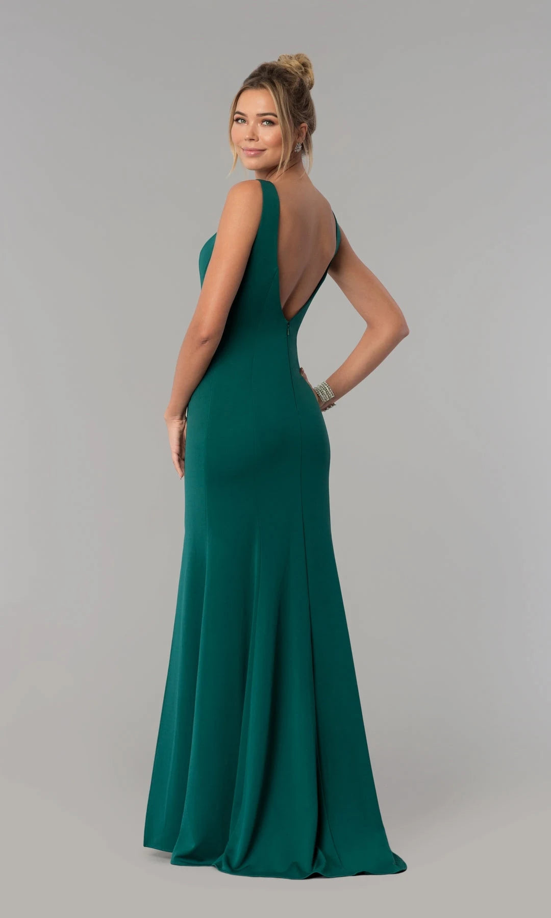 Chic Fitted Scoop Sleeveless Backless Slit Green Maxi Prom Dresses Gown