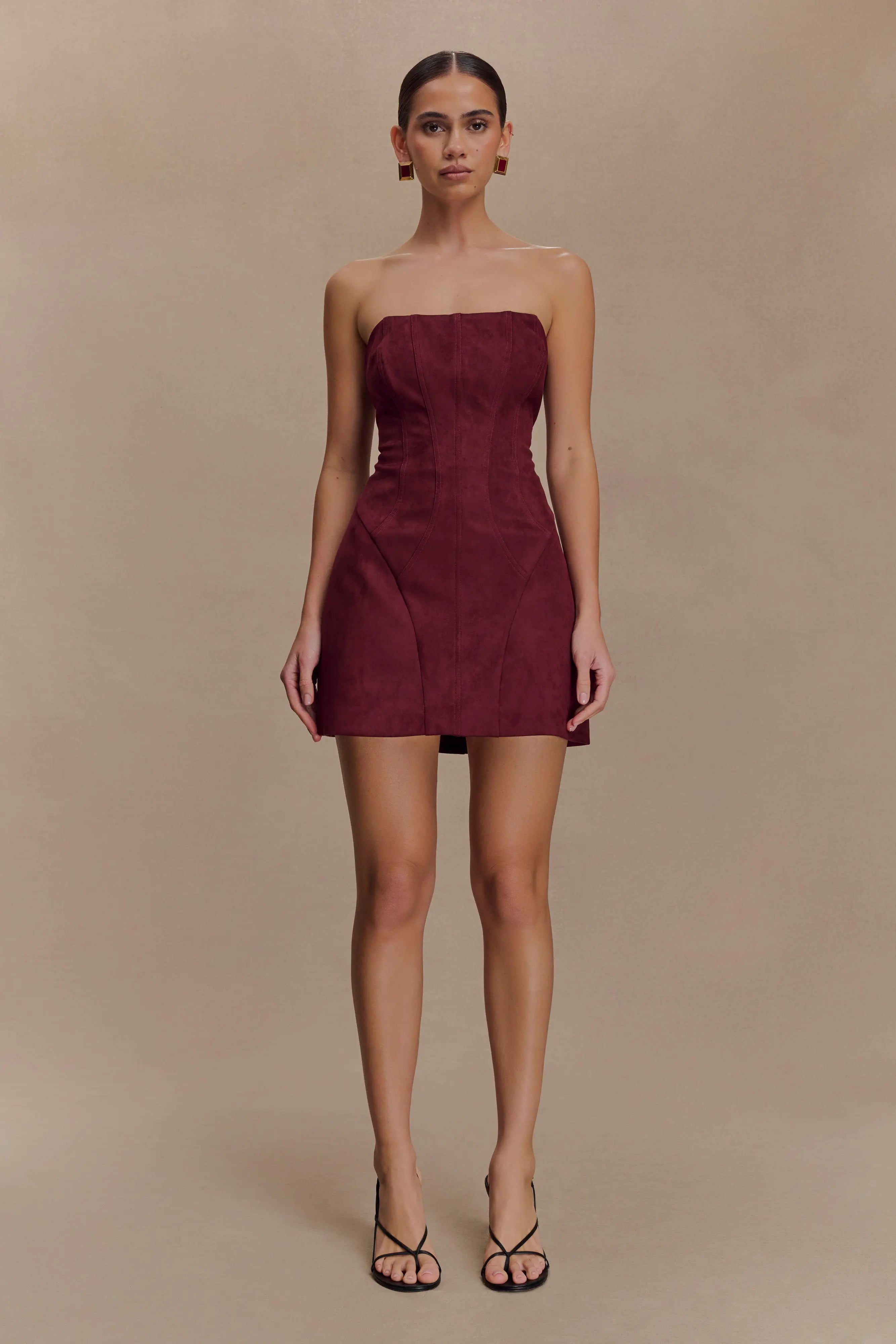 Chic Fitted Strapless Sleeveless Structured Burgundy Mini Homecoming Dress Women's