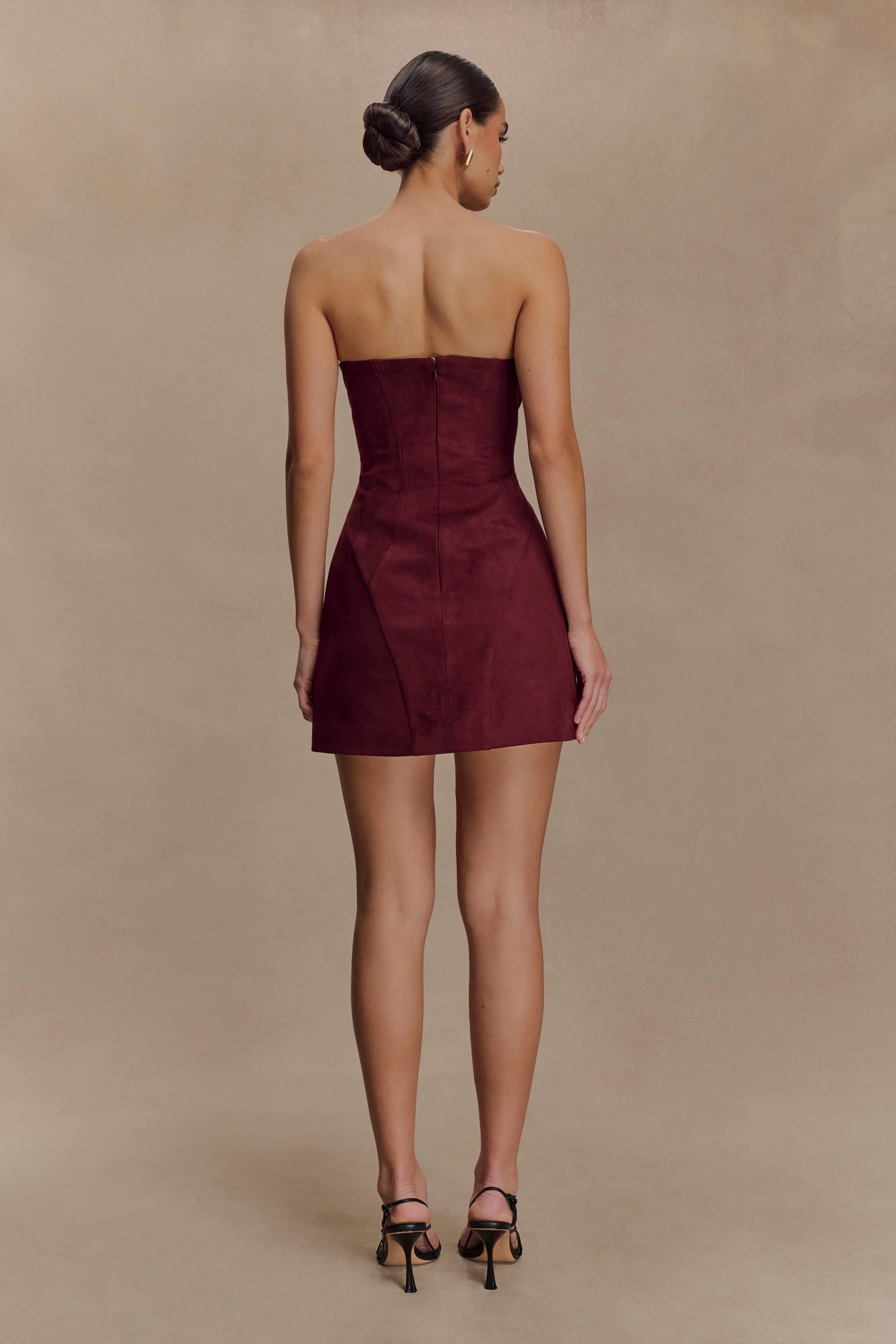 Chic Fitted Strapless Sleeveless Structured Burgundy Mini Homecoming Dress Women's