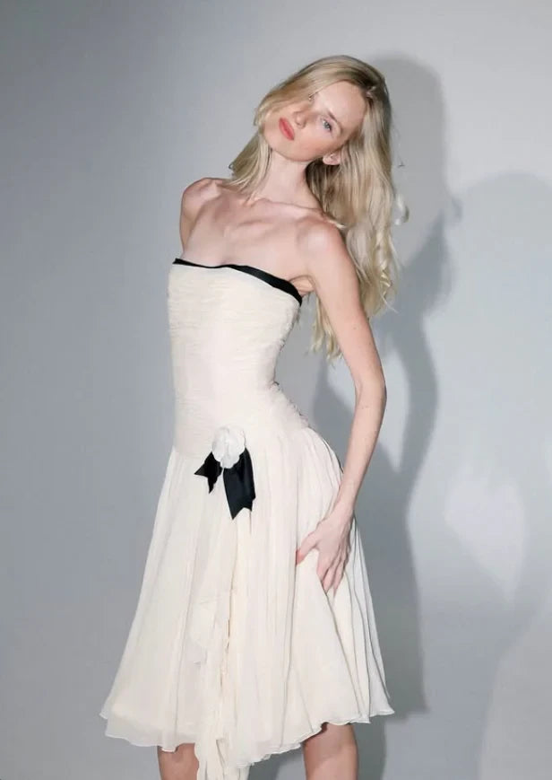 Chic Ruched A-Line Strapless Sleeveless Asymmetrical Hem Homecoming Dress with Bow Detail