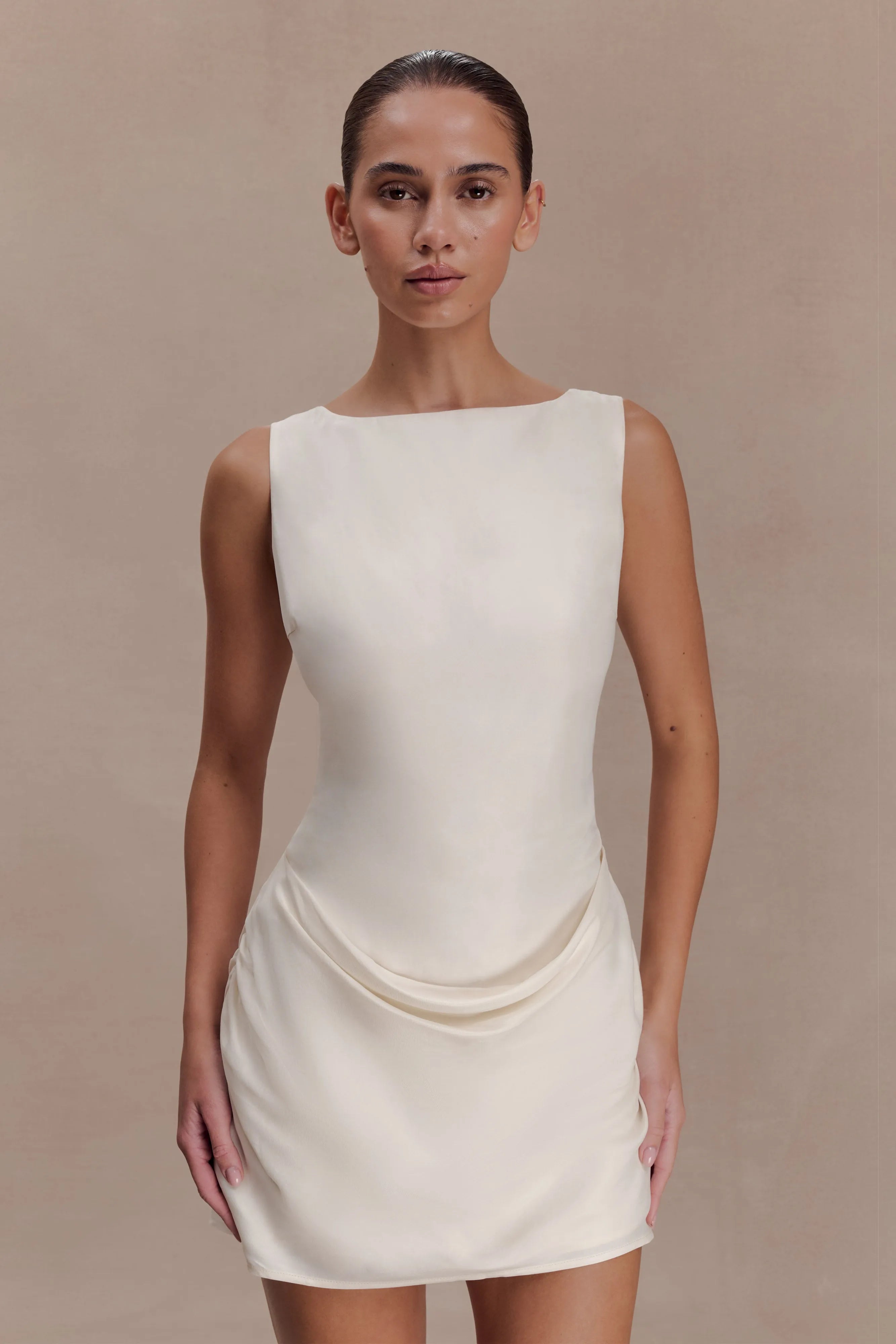 Chic Sheath Boat Neck Sleeveless Draped Ruched Cream Mini Homecoming Dress