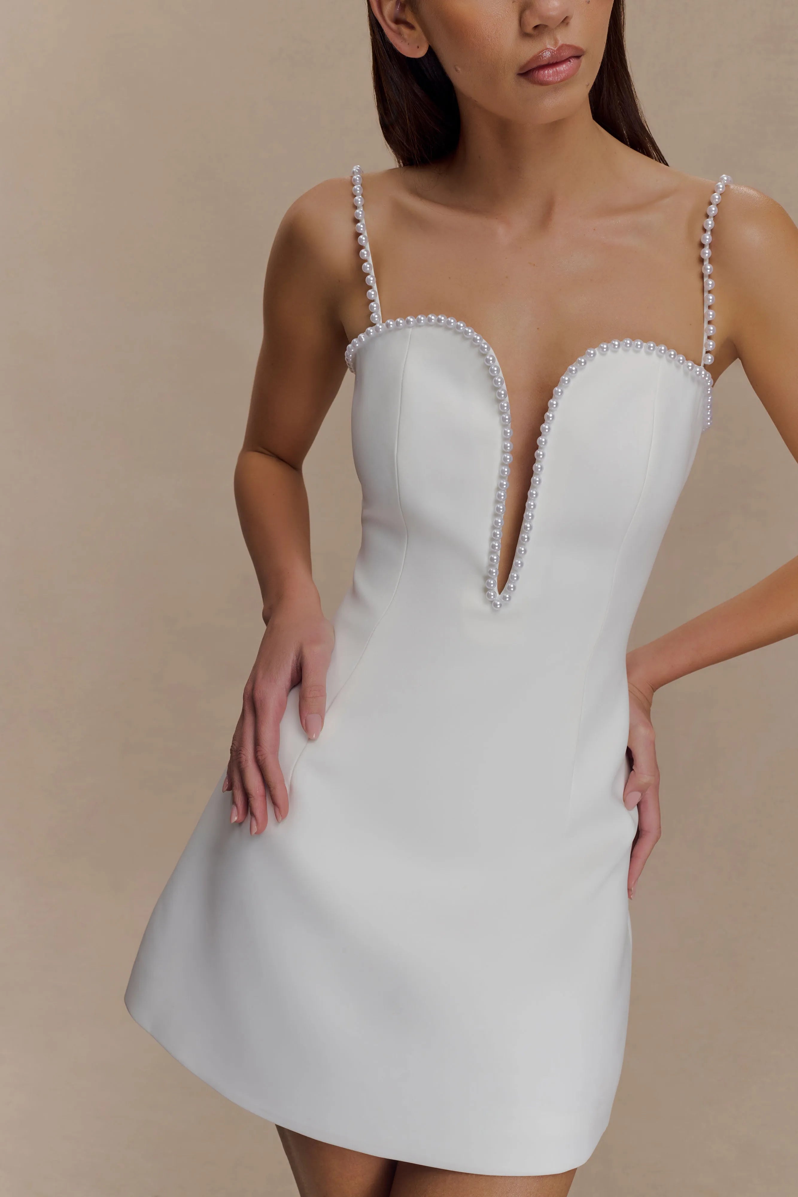 Chic Sheath Plunge Neck Sleeveless Pearl White Mini Homecoming Dress Women