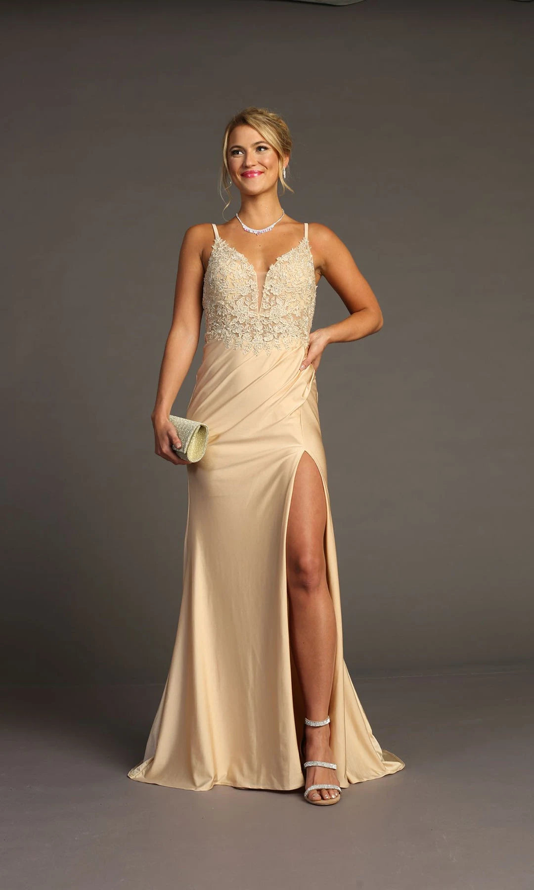 Chic Sheath V-Neck Sleeveless Slit Ruched Champagne Long Prom Dresses Gown
