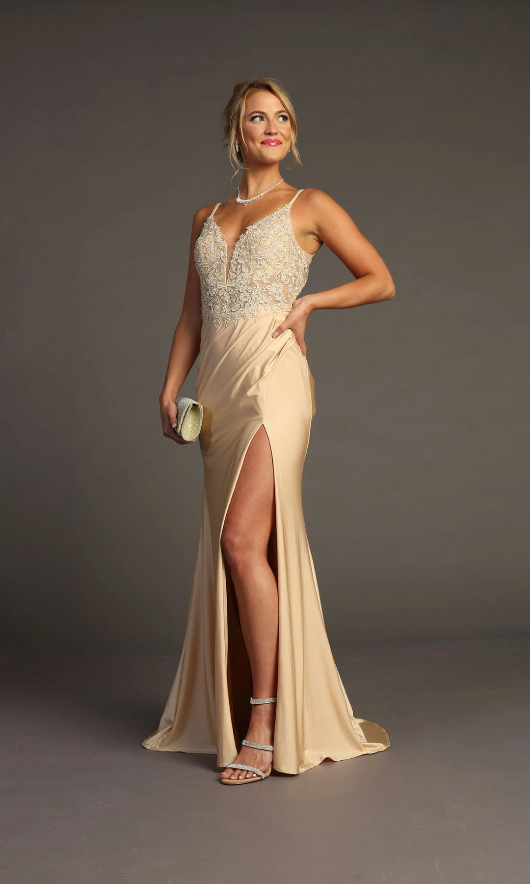 Chic Sheath V-Neck Sleeveless Slit Ruched Champagne Long Prom Dresses Gown