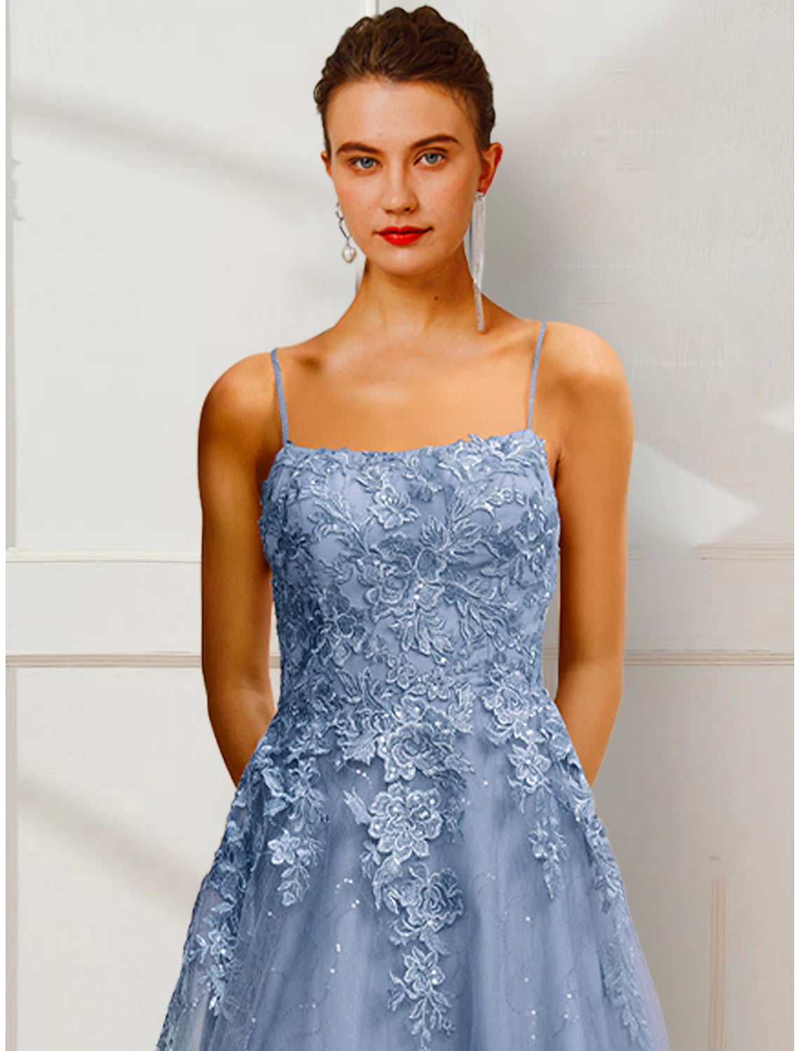 Elegant A-Line Spaghetti Strap Floral Applique Satin Floor Length Prom Party Dress.