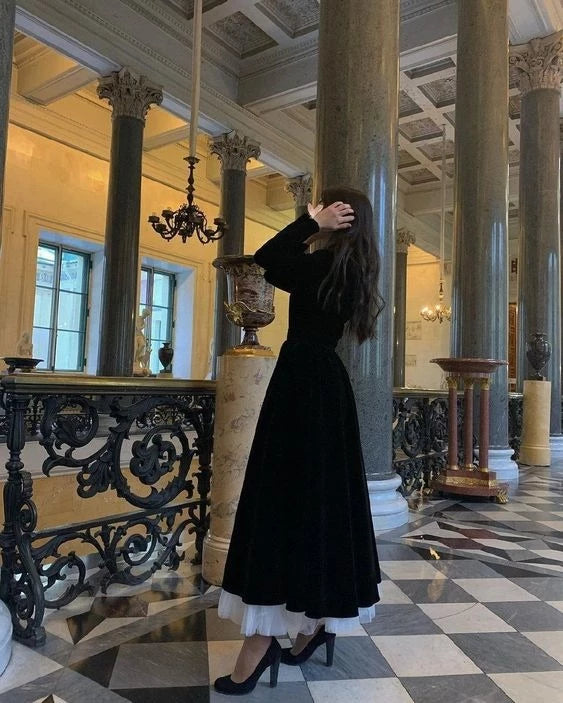 Elegant A-Line Square Neck Long-Sleeve Open Back Velvet Tulle Evening Dress
