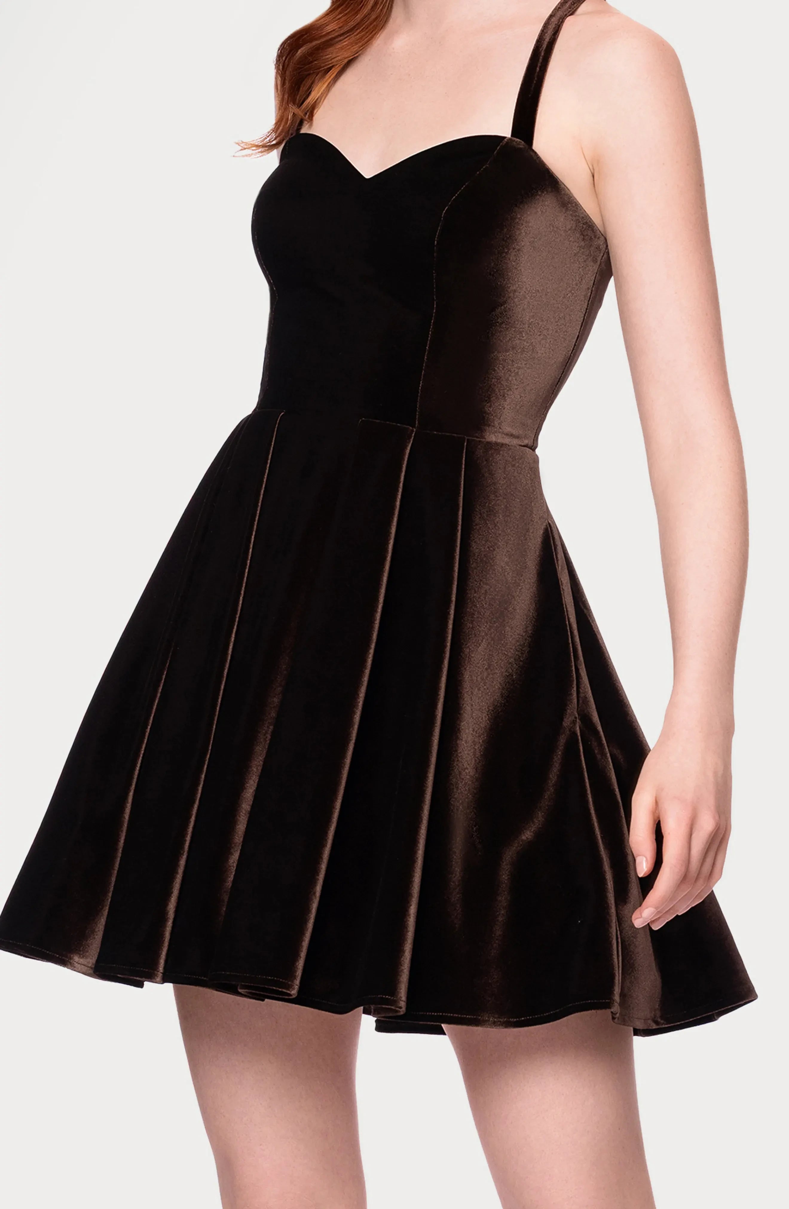 Elegant A-Line Sweetheart Lace-Up Velvet Mini Homecoming Party Dress.