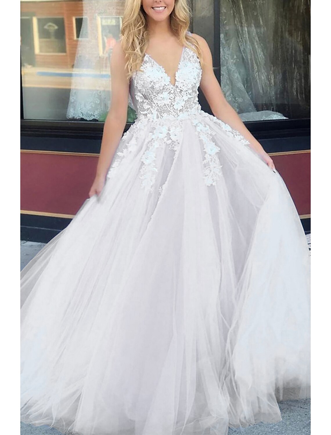 Elegant Ball Gown A-Line V-Neck Color Block Tulle Floor Length Prom Dress.