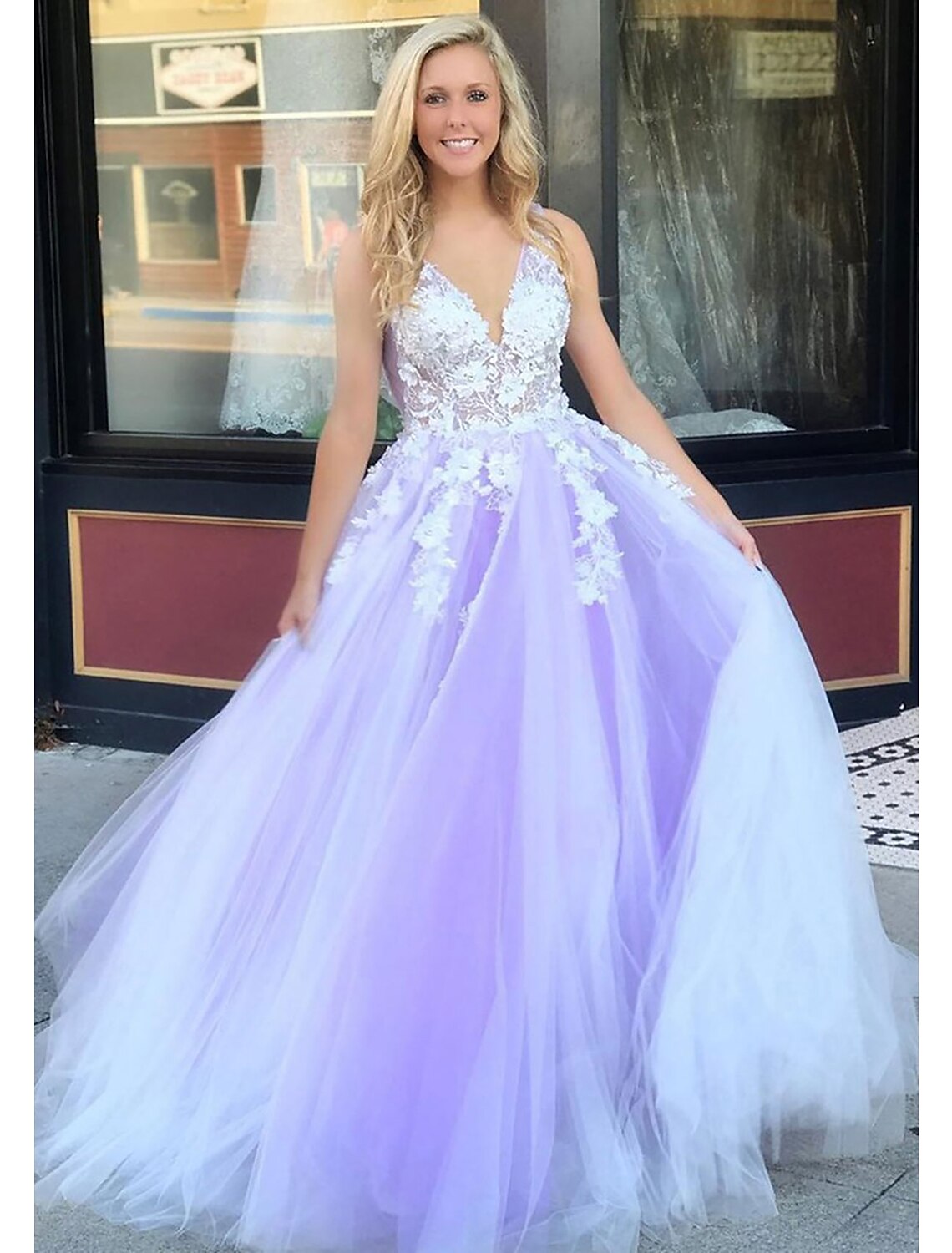 Elegant Ball Gown A-Line V-Neck Color Block Tulle Floor Length Prom Dress.