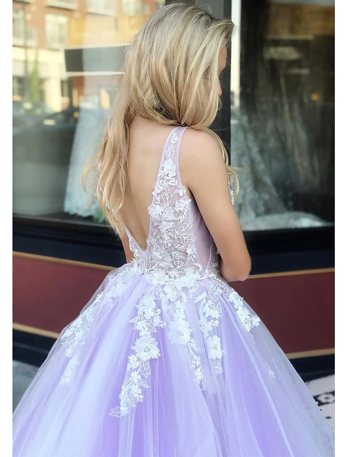 Elegant Ball Gown A-Line V-Neck Color Block Tulle Floor Length Prom Dress.