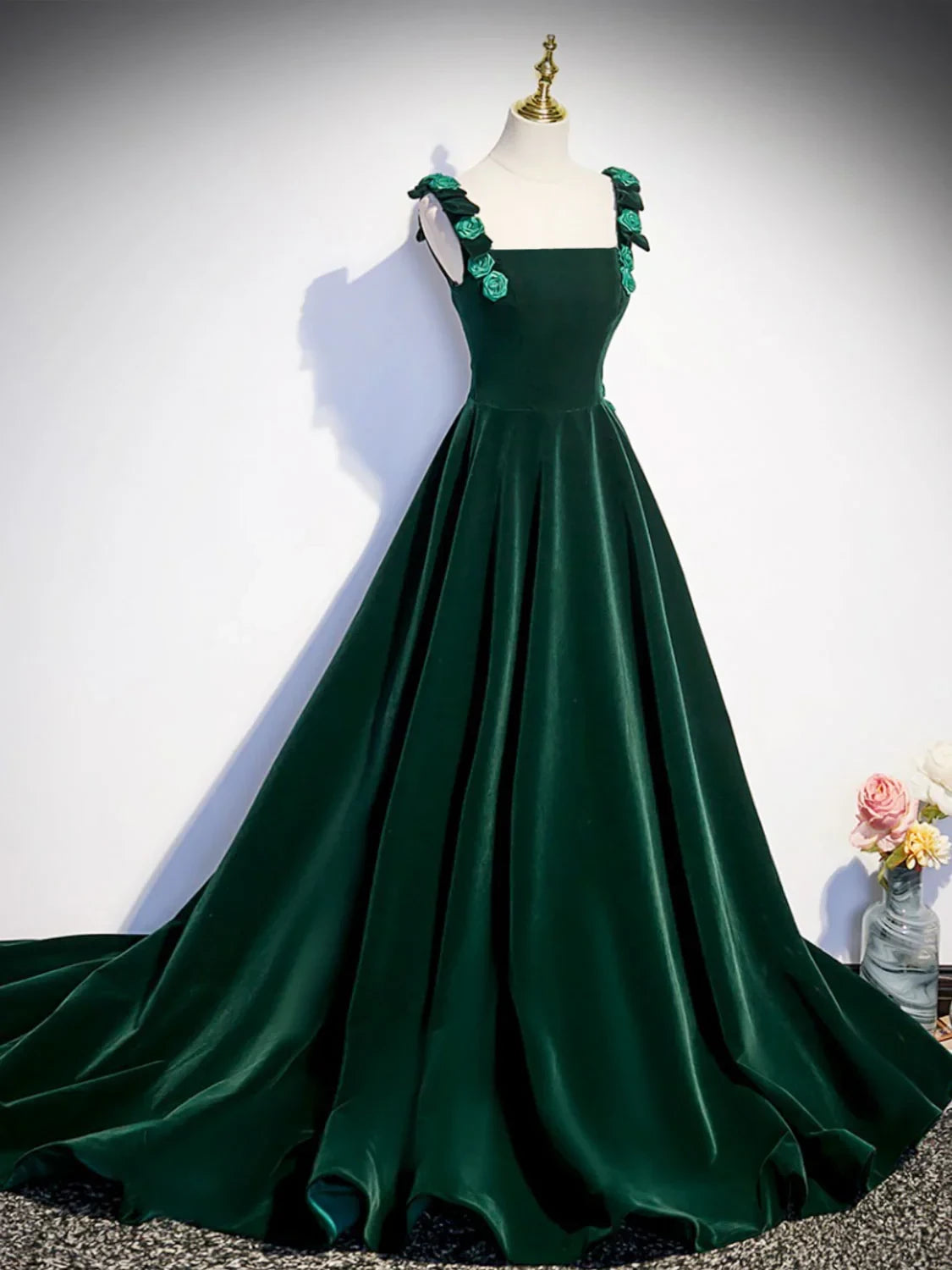 Elegant Ball-Gown Square-Neck Sleeveless Lace-Up-Back Floral-Appliqué Floor-Length Prom Dress