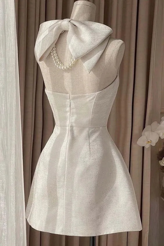 Elegant Halter Big Back Bow Structured A-Line White Short Homecoming Dress
