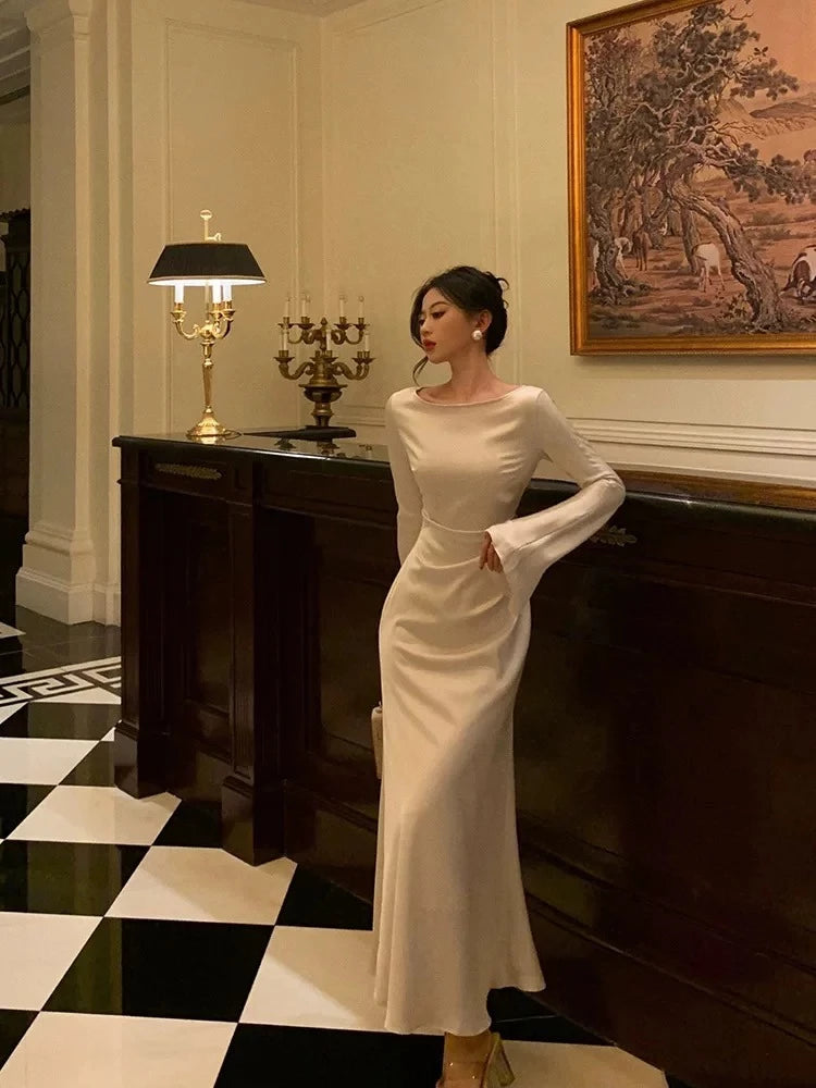 Elegant Mermaid Boat Neck Long-Sleeve Open Back Ruched Satin Evening Dress