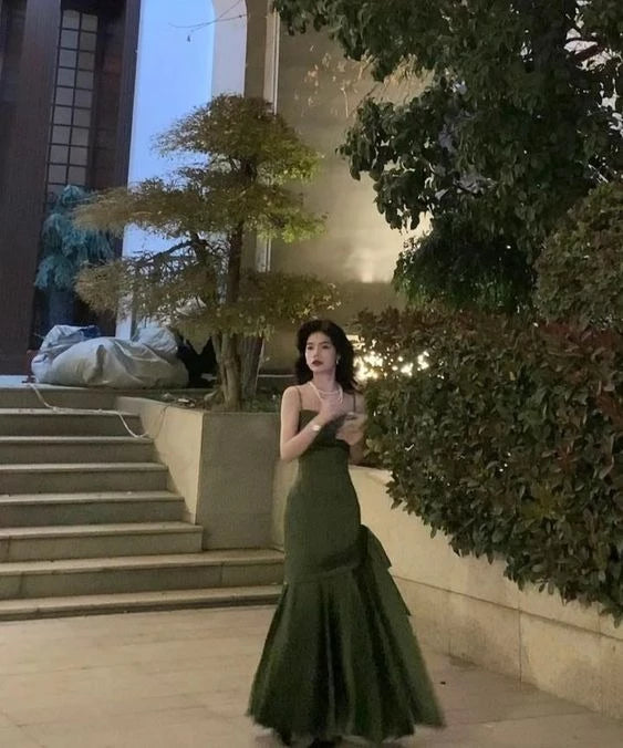 Elegant Mermaid Square Neck Spaghetti-Strap Open Back Bow-Detail Floor-Length Evening Dress