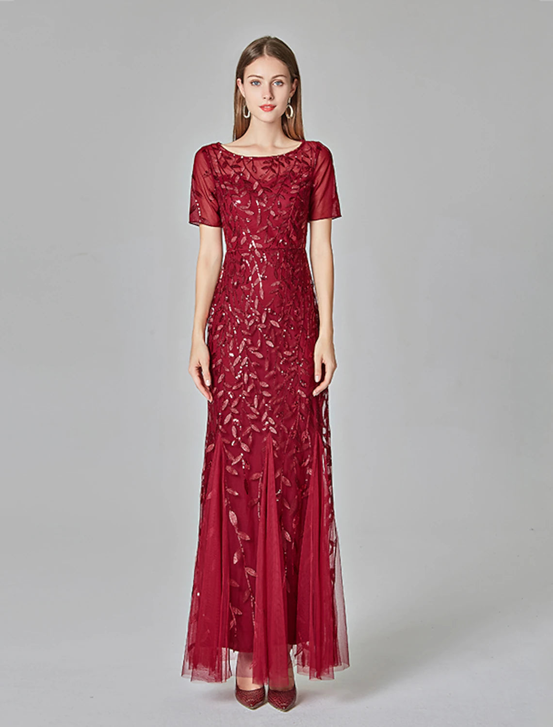 Elegant Mermaid Trumpet Jewel Neck Short Sleeve Embroidered Tulle Evening Gown.