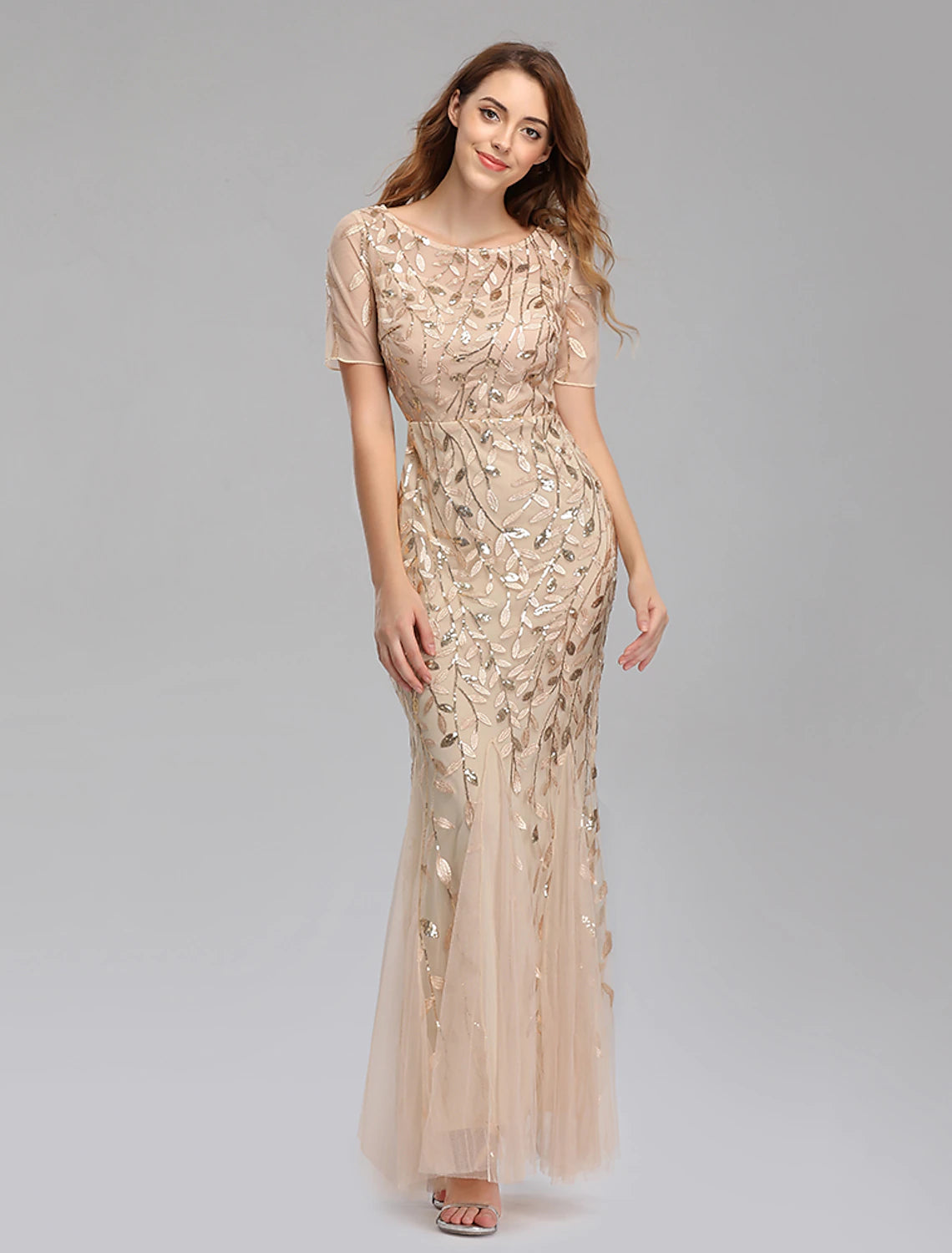 Elegant Mermaid Trumpet Jewel Neck Short Sleeve Embroidered Tulle Evening Gown.