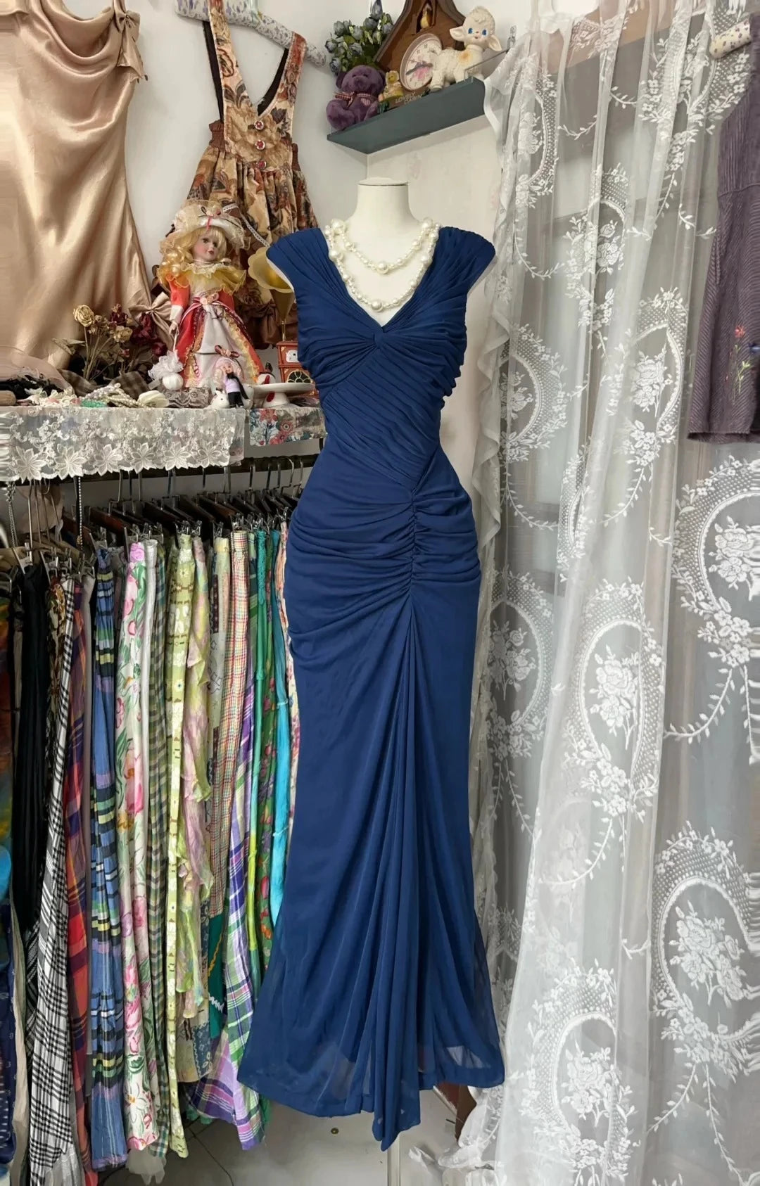 Elegant Mermaid V-Neck Cap-Sleeve Ruched Floor-Length Evening Dress