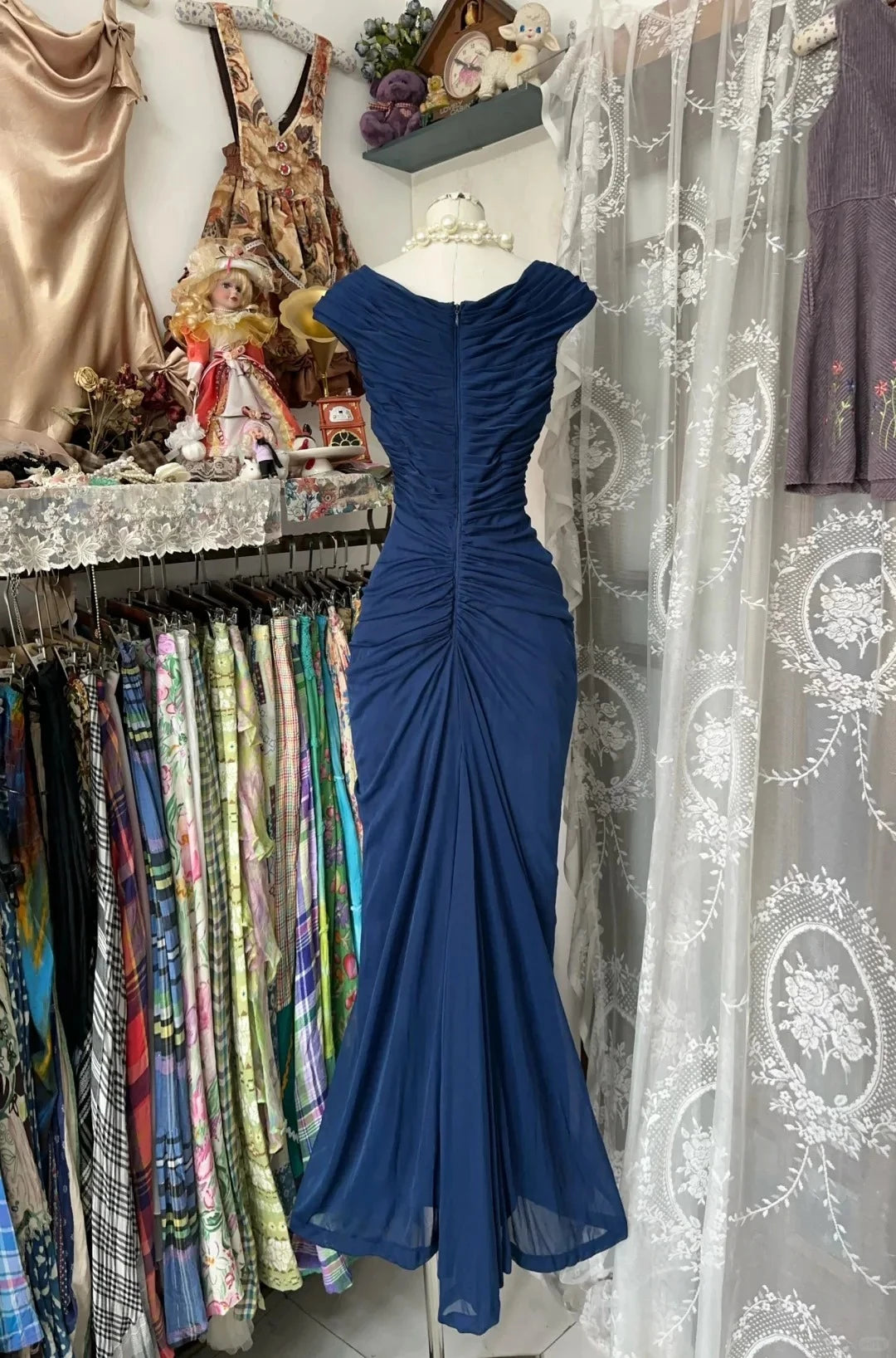 Elegant Mermaid V-Neck Cap-Sleeve Ruched Floor-Length Evening Dress