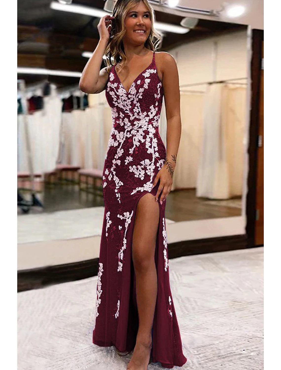 Elegant Mermaid V-Neck Open Back Tulle Applique Prom Dress with Slit.
