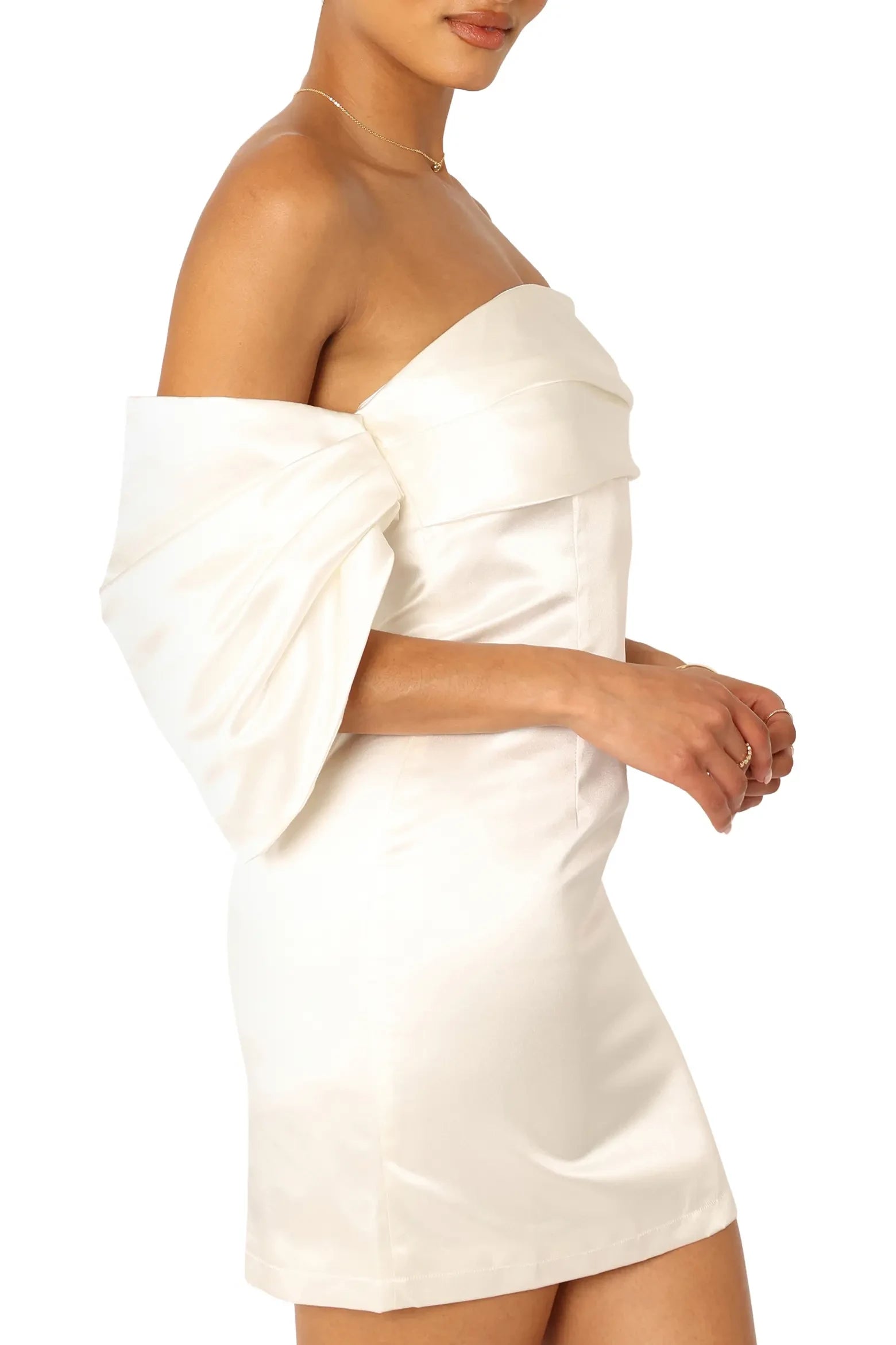 Elegant Sheath Off-Shoulder Draped Puffy Sleeve Mini Homecoming Dress.