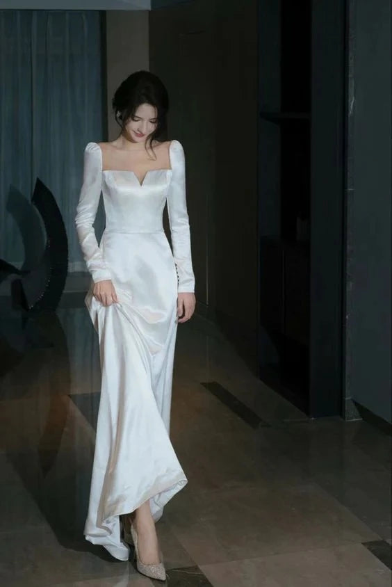 Elegant Sheath Square-Neck Long-Sleeve Button-Back Floor-Length Evening Dress