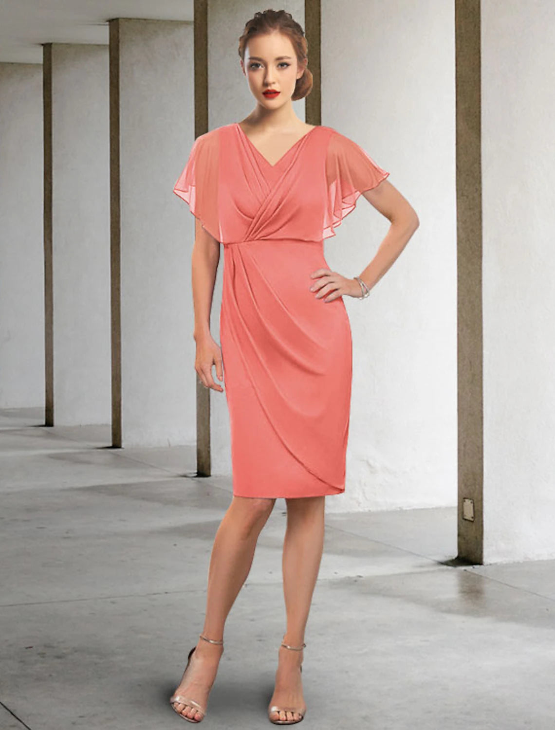 Elegant Sheath V-Neck Short Sleeve Ruched Chiffon Knee-Length Mother Dress.