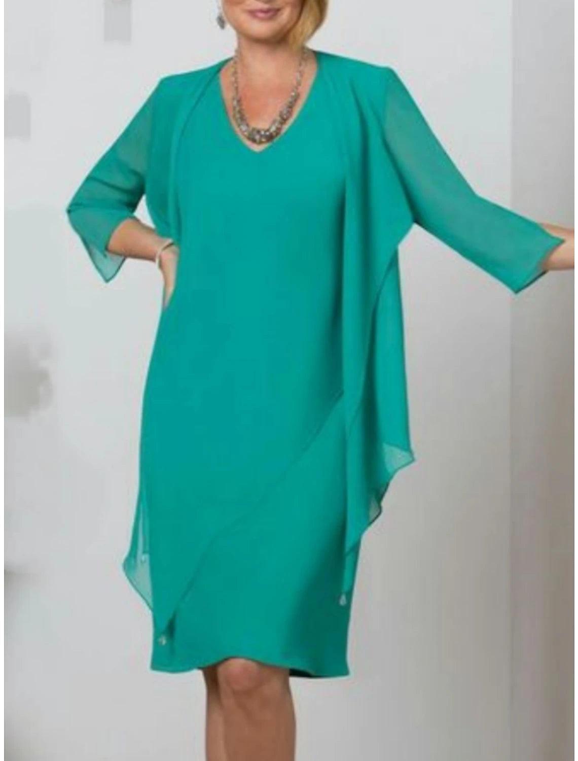 Elegant V-Neck Chiffon 3/4 Sleeve Two-Piece Mother of the Bride Dress.