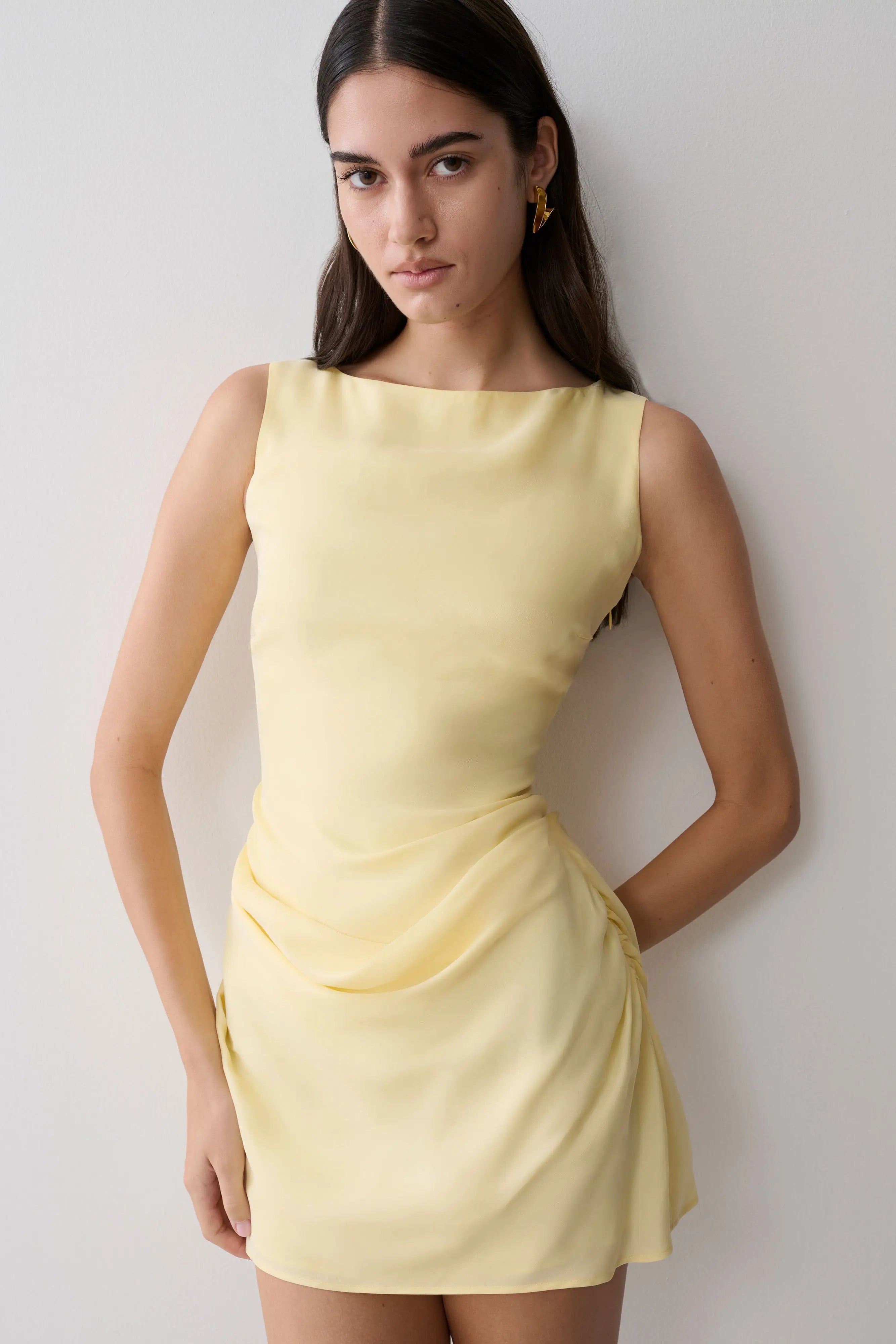 Elegant A-Line Boat Neck Sleeveless Draped Pale Yellow Mini Homecoming Dress