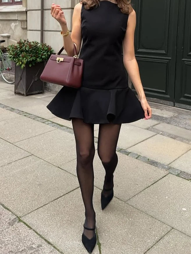 Elegant A-Line Boat Neck Sleeveless Flared Black Short Homecoming Dress Women's