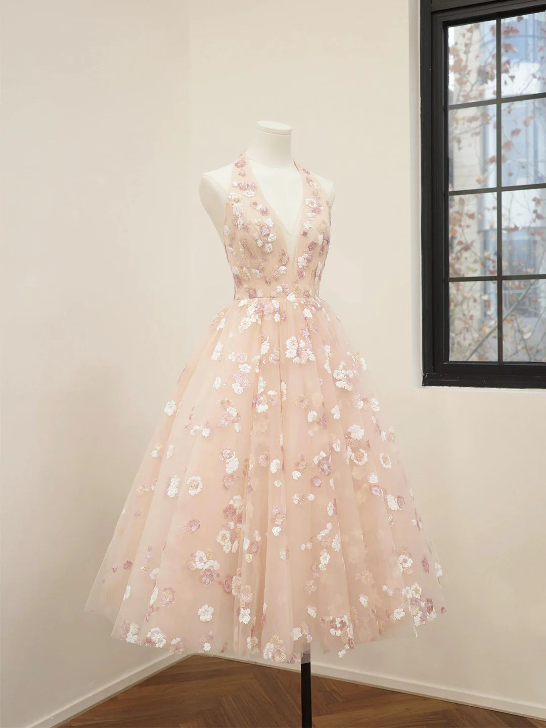 Elegant A-Line Halter Deep V-Neck Sleeveless Open Back Midi Floral Sequin Homecoming Dresses for Teens
