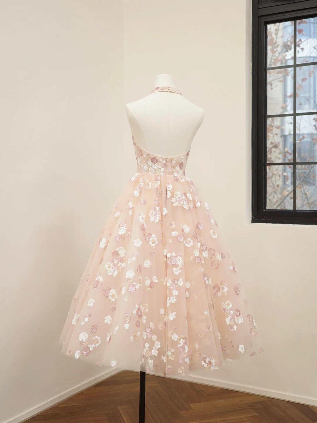 Elegant A-Line Halter Deep V-Neck Sleeveless Open Back Midi Floral Sequin Homecoming Dresses for Teens