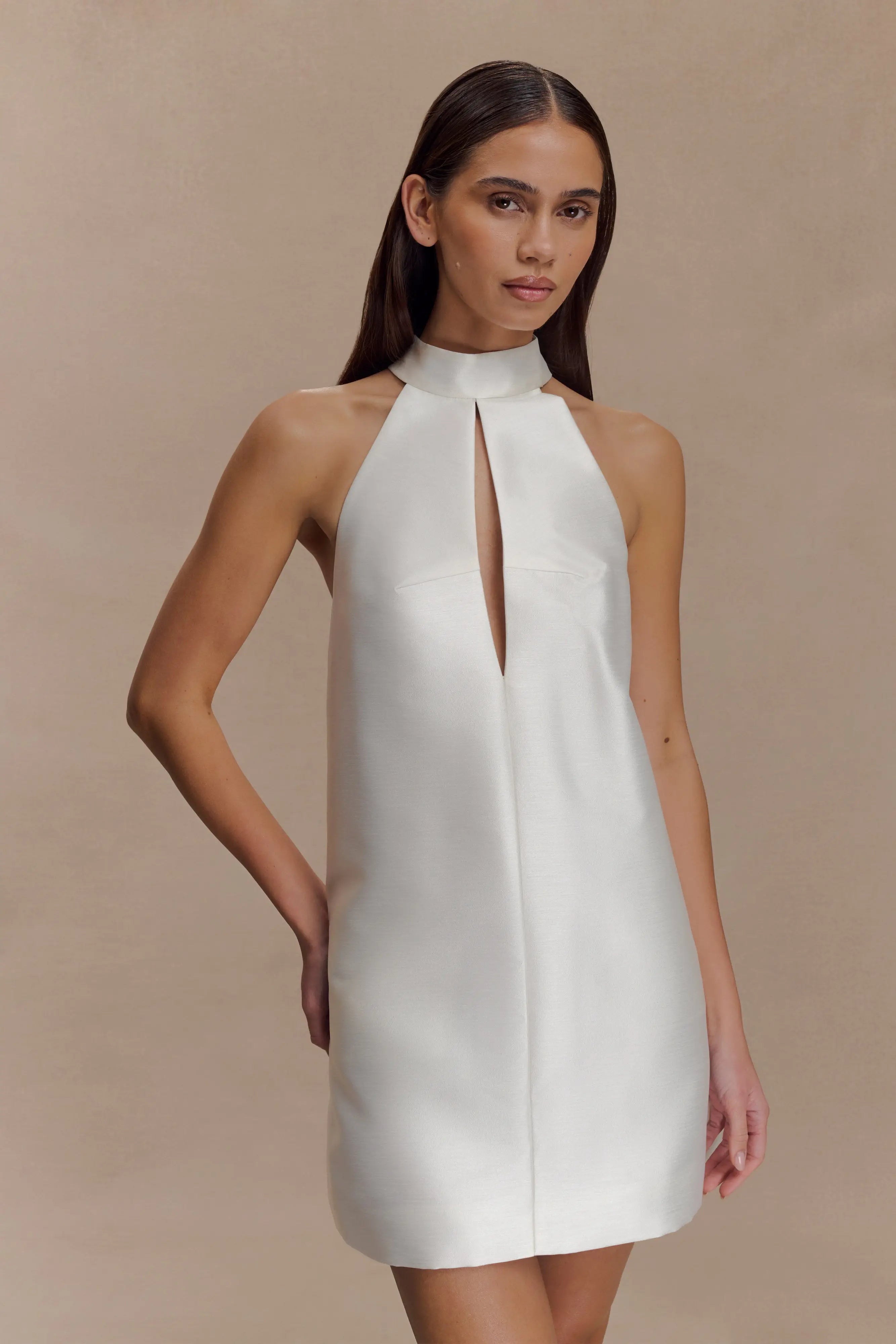 Elegant A-Line Halter Sleeveless Chic Modern Ivory Mini Homecoming Dresses Women's
