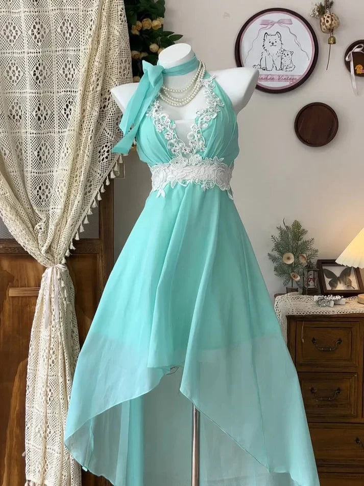 Elegant A-Line Halter Sleeveless Open-Back High-Low Chiffon Lace Homecoming Dresses